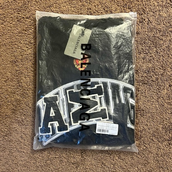 Balenciaga skater x Manchester Untd tee - Picture 8 of 8